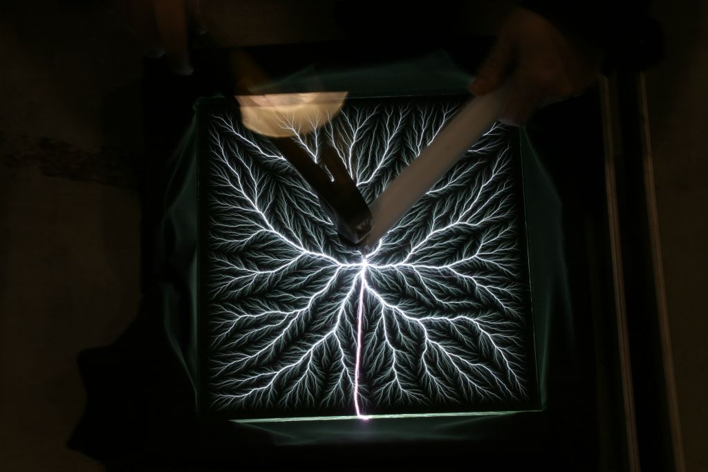 12 x 12 x 1 inch Square Discharge